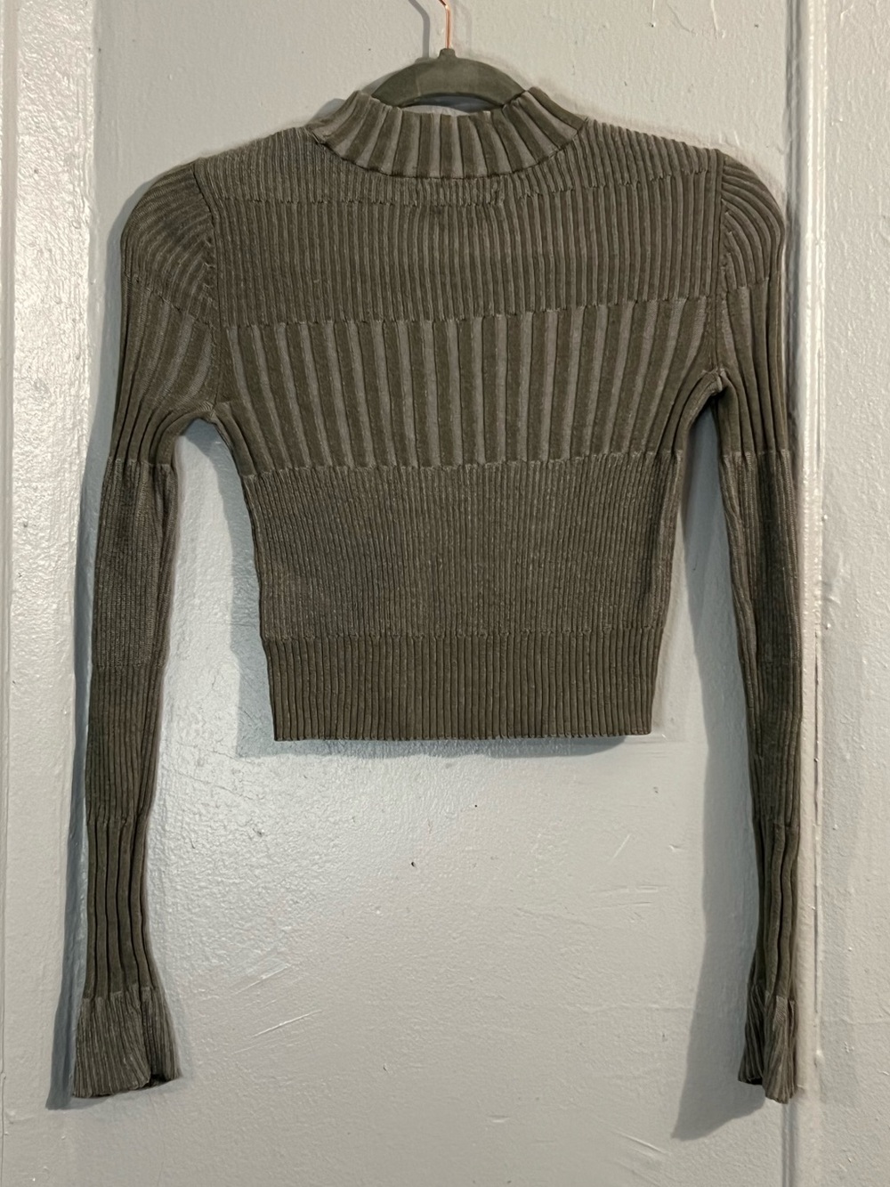 American Eagle Cropped Long-Sleeve Ribbed Khaki top